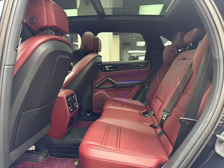 Фото 9 - Porsche Cayenne