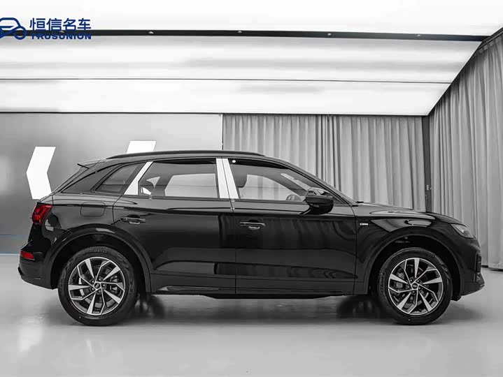 Фото 4 - Audi Q5L
