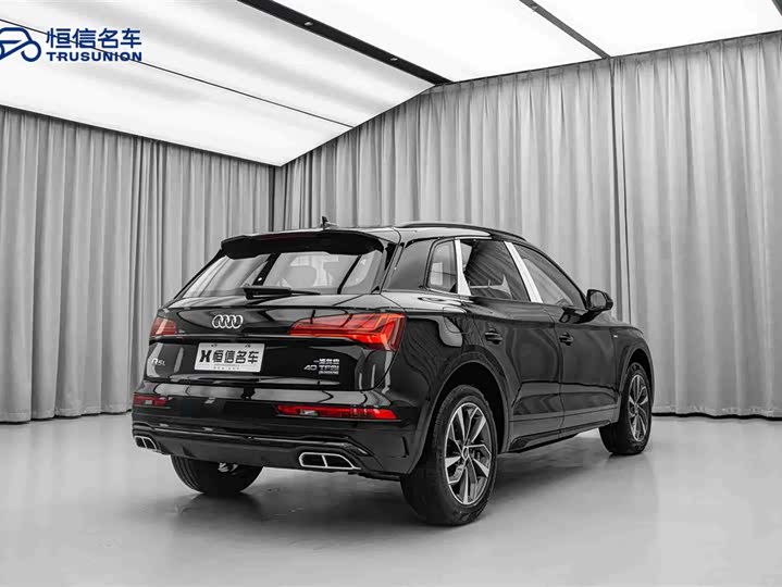 Фото 5 - Audi Q5L