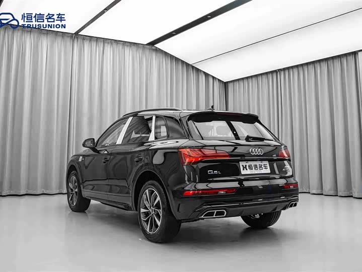 Фото 7 - Audi Q5L
