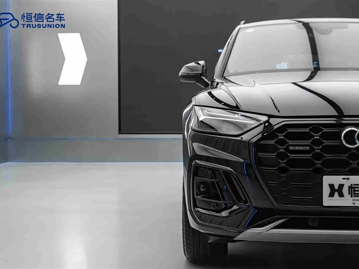 Фото 8 - Audi Q5L