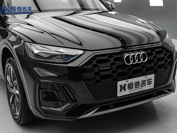 Фото 9 - Audi Q5L