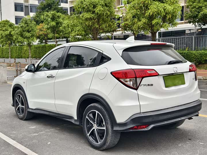 Фото 3 - Honda Vezel