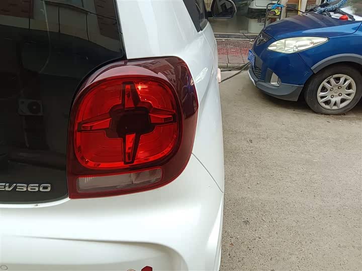 Фото 8 - Roewe Clever