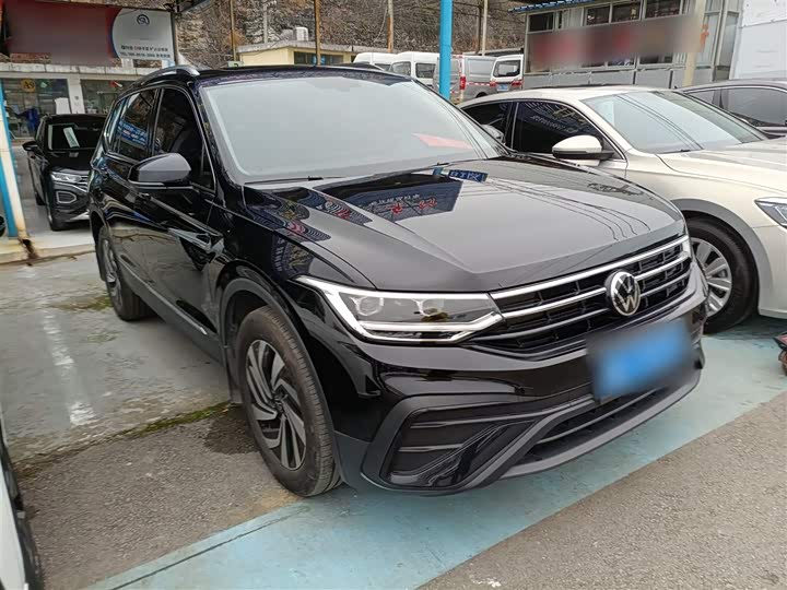 Фото 4 - Volkswagen Tiguan L Pro