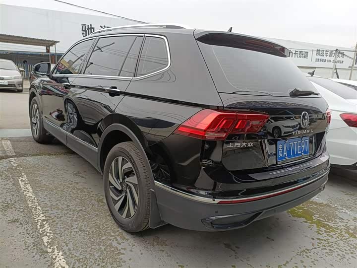 Фото 5 - Volkswagen Tiguan L Pro