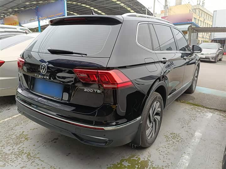 Фото 7 - Volkswagen Tiguan L Pro