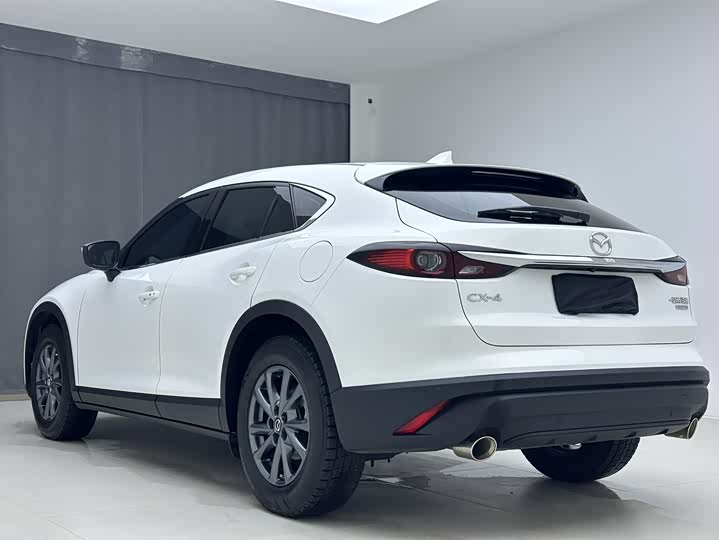 Фото 4 - Mazda CX-4