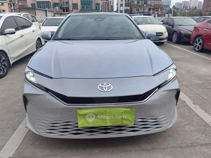 Фото 3 - Toyota Camry