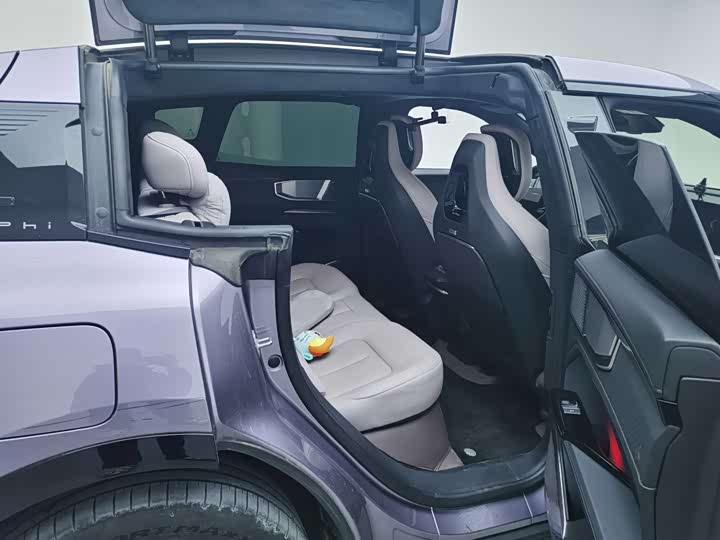 Фото 3 - HiPhi Y