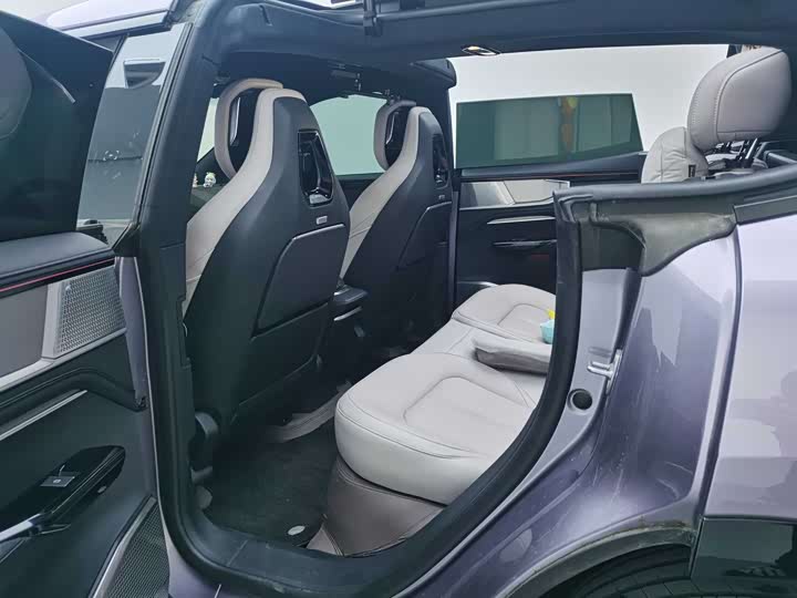 Фото 7 - HiPhi Y