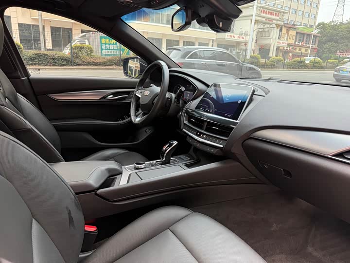 Фото 6 - Cadillac CT5