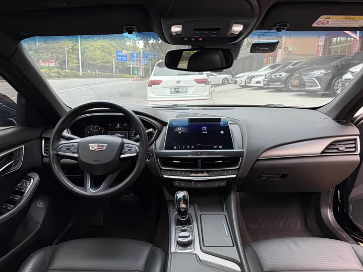 Фото 8 - Cadillac CT5