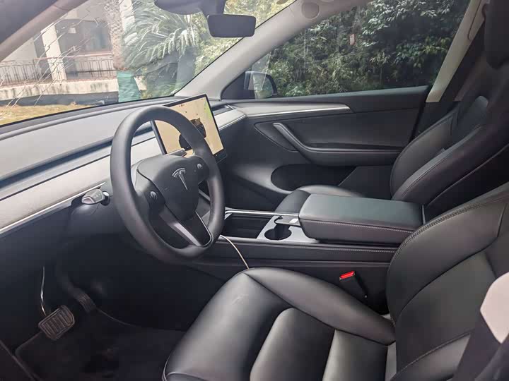 Фото 4 - Tesla Model Y