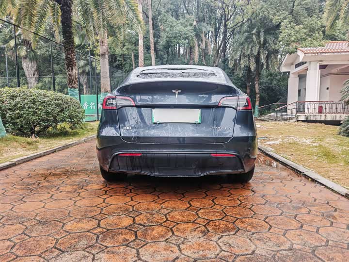 Фото 8 - Tesla Model Y