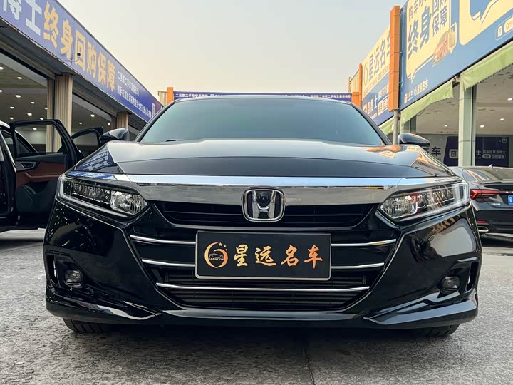 Фото 2 - Honda Accord