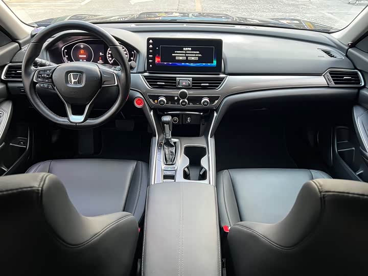 Фото 6 - Honda Accord