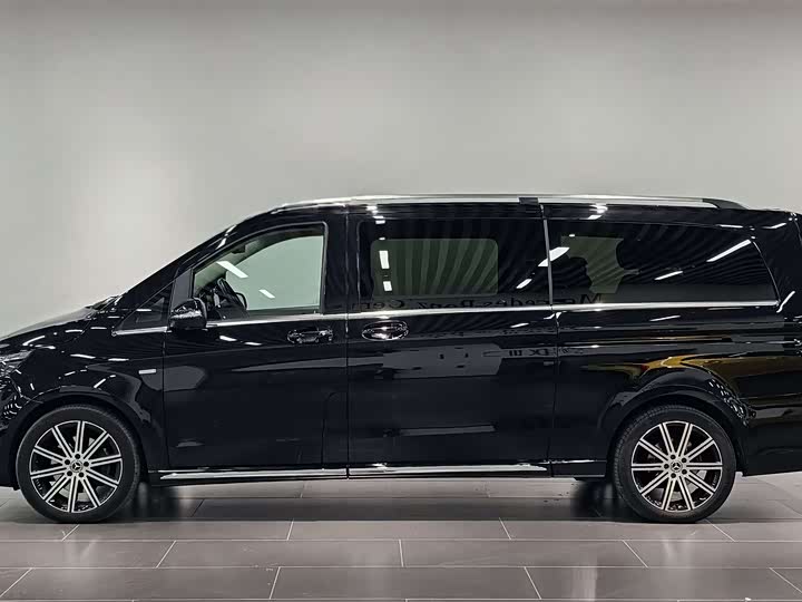 Фото 2 - Mercedes-Benz V-Class