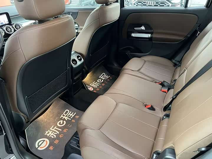 Фото 8 - Mercedes-Benz GLB-Class