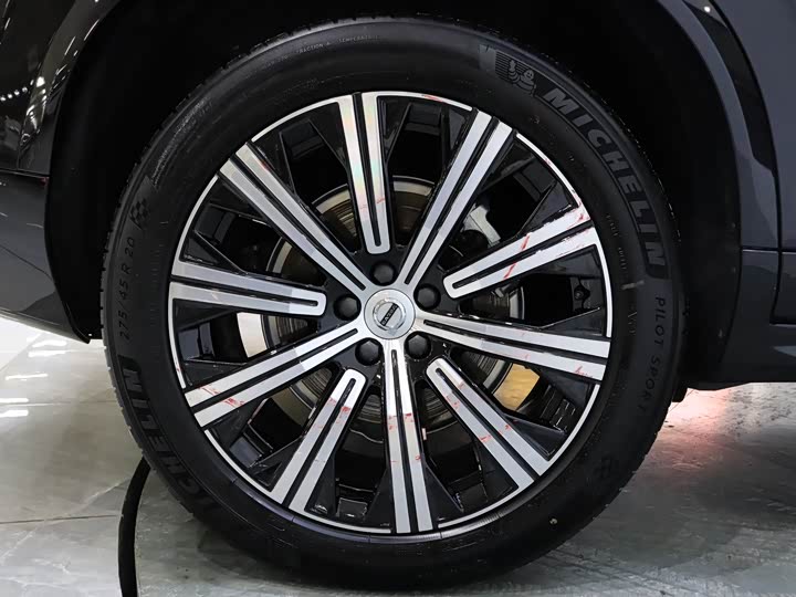 Фото 6 - Volvo XC90