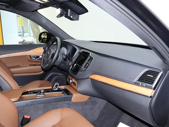 Фото 7 - Volvo XC90