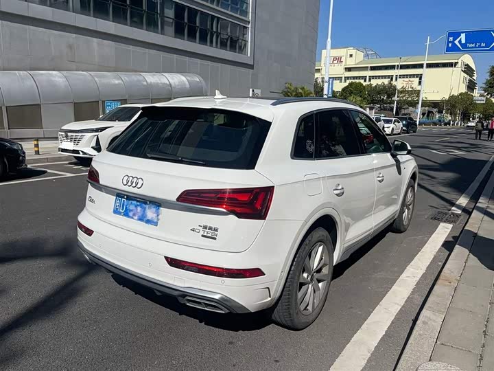 Фото 6 - Audi Q5L