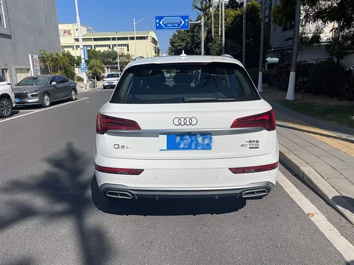 Фото 7 - Audi Q5L