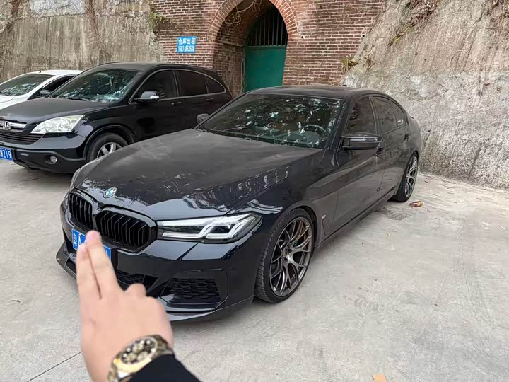 Фото 1 - BMW 5 Series