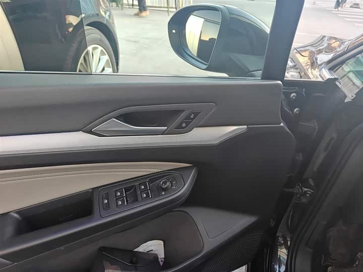 Фото 4 - Volkswagen Golf