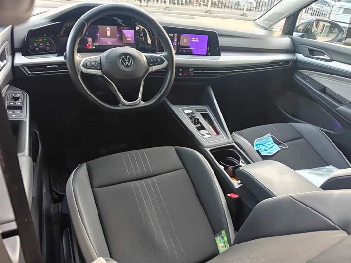 Фото 8 - Volkswagen Golf