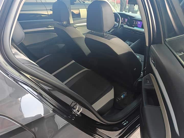 Фото 9 - Volkswagen Golf