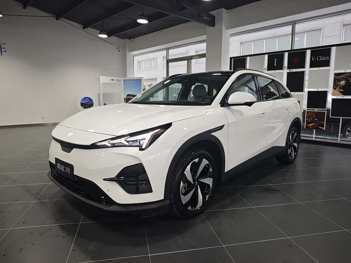 Фото 1 - BAIC Arcfox Alpha T5