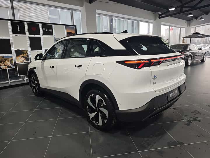 Фото 7 - BAIC Arcfox Alpha T5