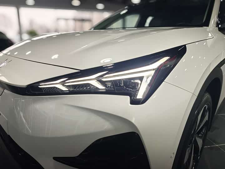 Фото 8 - BAIC Arcfox Alpha T5