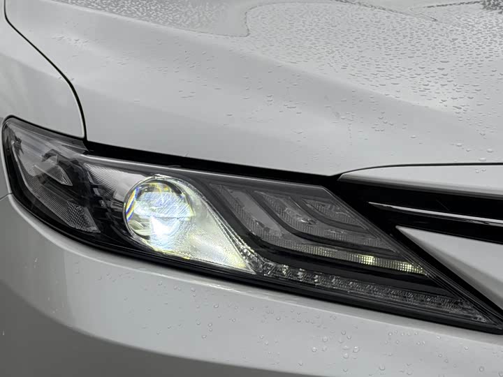 Фото 4 - Toyota Camry