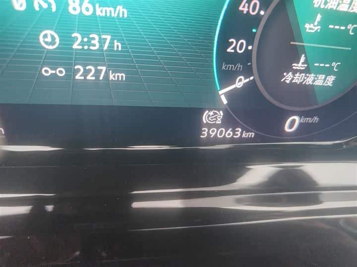 Фото 5 - Volkswagen Golf