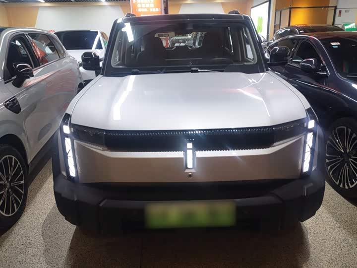 Фото 3 - Chery iCar 03