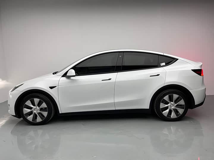 Фото 9 - Tesla Model Y