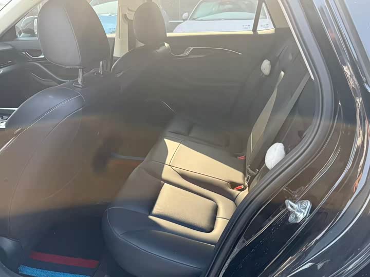 Фото 5 - Bestune B70