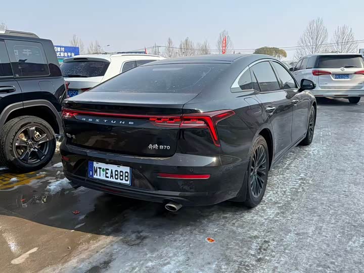 Фото 7 - Bestune B70