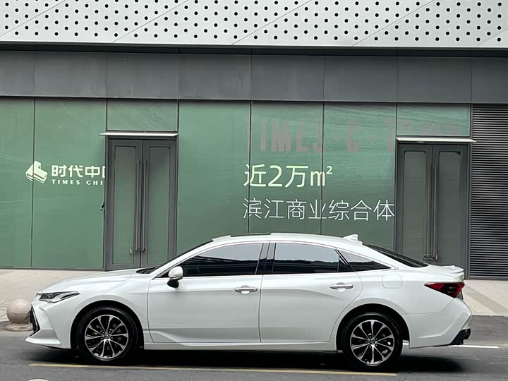 Фото 9 - Toyota Avalon