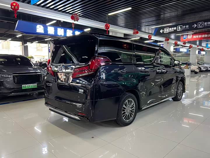 Фото 4 - Toyota Alphard
