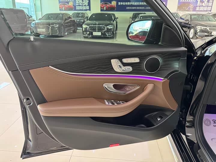 Фото 7 - Mercedes-Benz E-Class