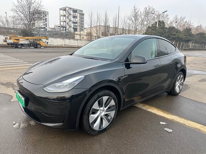 Фото 1 - Tesla Model Y