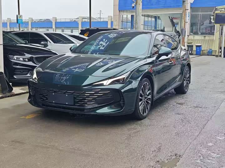 Фото 1 - MG Motor 7