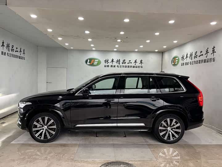 Фото 4 - Volvo XC90