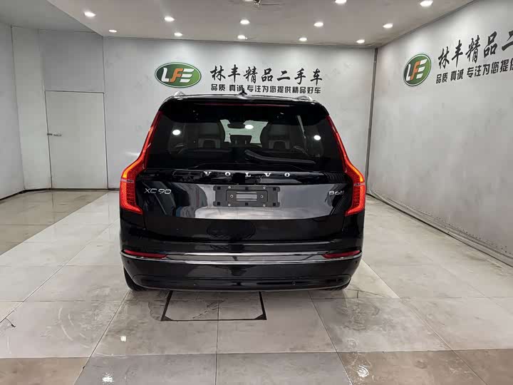 Фото 6 - Volvo XC90