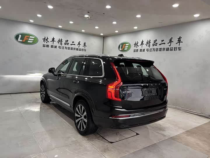 Фото 7 - Volvo XC90