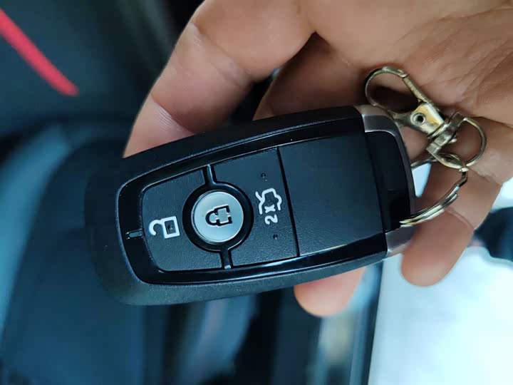 Фото 9 - Ford Mondeo