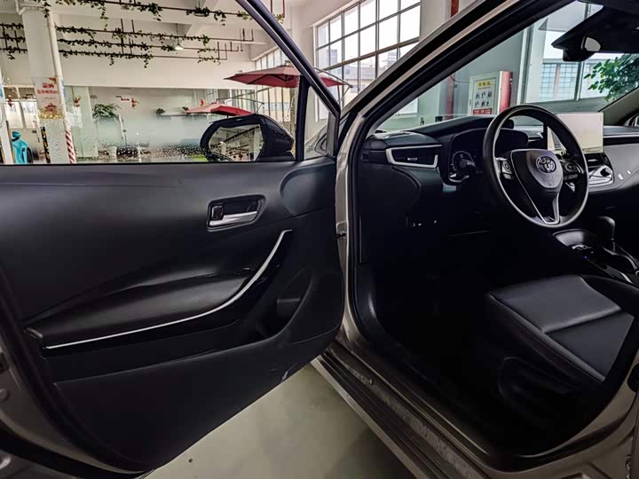 Фото 9 - Toyota Corolla